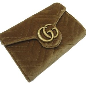 gg marmont 2.0 matelassé velvet wallet on a chain